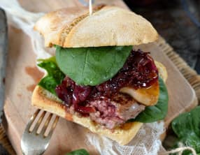 Burger Rossini au foie gras et oignon confit