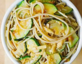 Spaghetti aux courgettes et parmesan