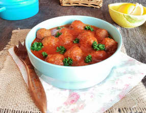 Boulettes de viande hachée en sauce tomate