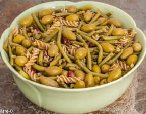 Salade de pâtes aux haricots rouges, lentilles et haricots verts