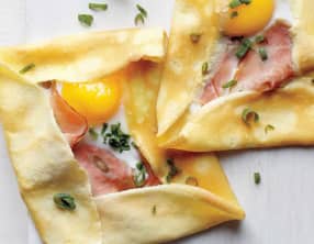 Crêpes aux oeufs et jambon au four