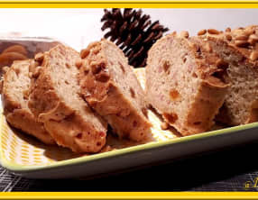 Cake au bacon et abricots secs