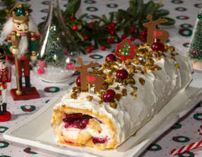 Bûche aux canneberges, mascarpone et pistaches