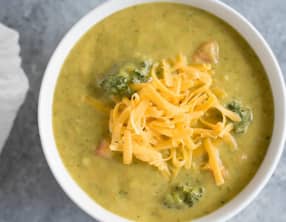 Soupe de pommes de terre et brocoli