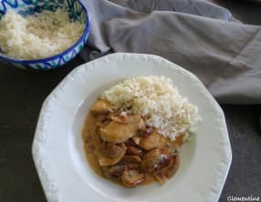 Poulet en sauce moutarde