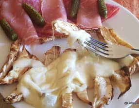 Raclette aux frites de céleri-rave