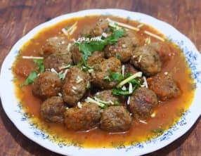 Boulettes d'agneau au fromage et sauce tomate