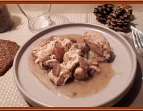 Emincé de poulet, châtaignes et champignons