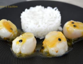 Saint Jacques sauce adidulée au miel et fruit de la passion