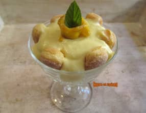 Charlottes à la mangue au verre