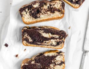 Pain marbré au chocolat et aux bananes