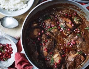 Khoresht-e Fesenjoon : Poulet iranien aux noix et à la grenade