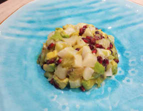 Tartare de Saint Jacques, grenade, kiwi et avocat
