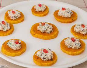 Canapé de butternut aux cranberries et aux noix