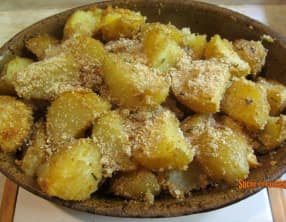 Pommes de terre crousti-fondantes à l'ail et au romarin