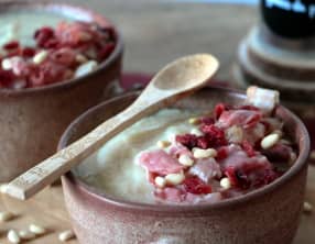 Soupe de chou-fleur à l'ail et pancetta