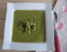 Velouté de brocolis au lait de coco
