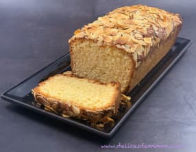 Délicieux cake à la pâte d'amandes