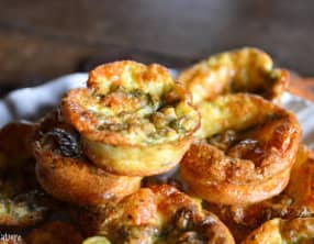 Petites bouchées apéro au parmesan et aux feuilles de pulmonaire