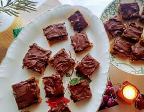 Carrés moelleux à la courge et au chocolat au lait