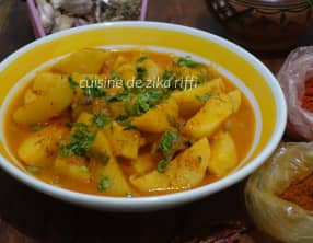 Tajine de pommes de terre carvi coriandre en sauce
