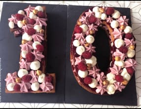 Number cake vanille framboises