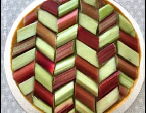 Tarte géométrique à la rhubarbe
