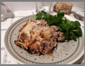 Gratin de chou-fleur, pommes de terre et viande hachée