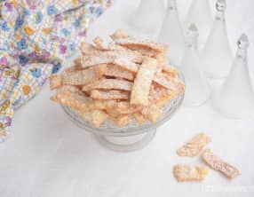 Bugnes lyonnaises croustillantes