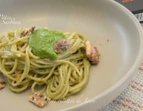 Pâtes aux sardines et pesto de roquette et mâche