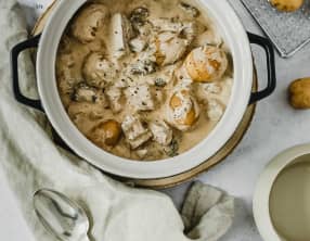 Cocotte de jackfruit, pommes de terre grenaille et morilles