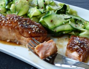 Saumon laqué aux saveurs asiatiques et ses rubans de courgette