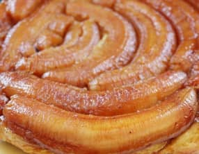 Tarte renversée aux bananes et flambée au rhum brun