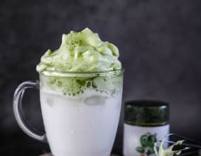 Dalgona matcha latte