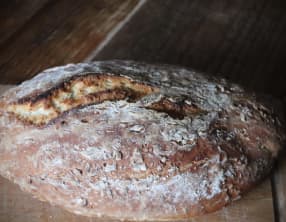 Pain au sésame et graines de tournesol