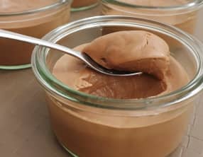 Crème vegan au chocolat et au praliné