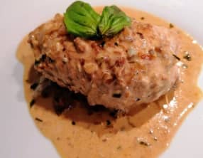 Roulés d’escalopes de veau au pesto de tomates, basilic et gorgonzola