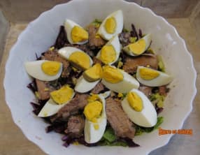 Salade de chou rouge aux sardines et oeufs