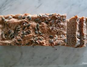 Pain de seigle aux graines