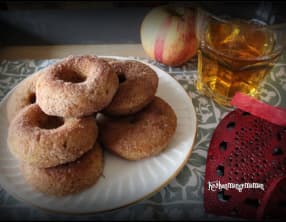 Muffins donuts au four au jus de pomme et à la cannelle