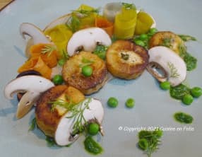 Panais en palets rôtis sur crème de champignons bruns