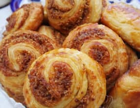 Pâte à couque et spirale feuilletée au pralin maison