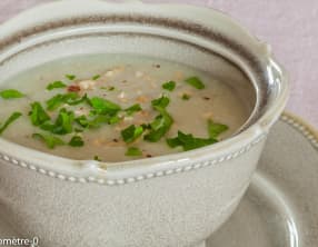 Soupe aux topinambours et noisettes