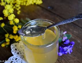 Gelée de fleurs de mimosa