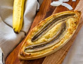 Tarte banane et noix de coco