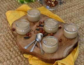 Petits pots de crème dessert noisette tonka