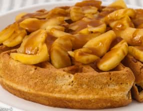 Gaufres aux pommes et au caramel au beurre salé