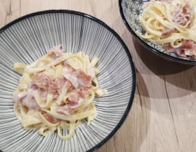 Pâtes aux 2 jambons, sauce au brie truffé