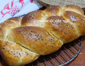 Pain tressé brioché aux grains d'anis