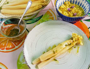 Asperges des landes aux oeufs mimosas et à la vinaigrette verte